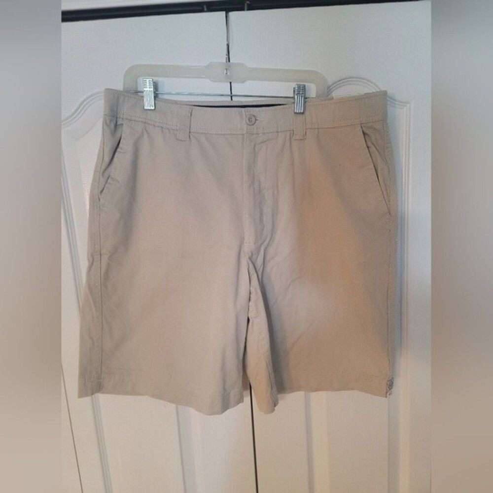 NWT St. John's Bay Beige Shorts Size 40
